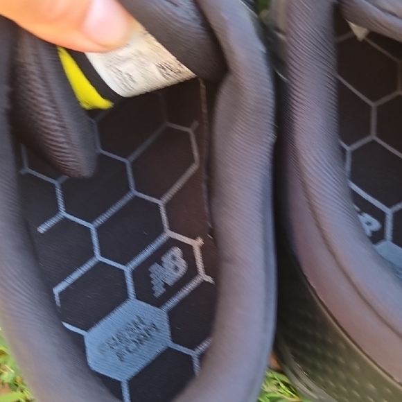 New Balance Men's Black Athletic Shoes - Picture 7 of 7